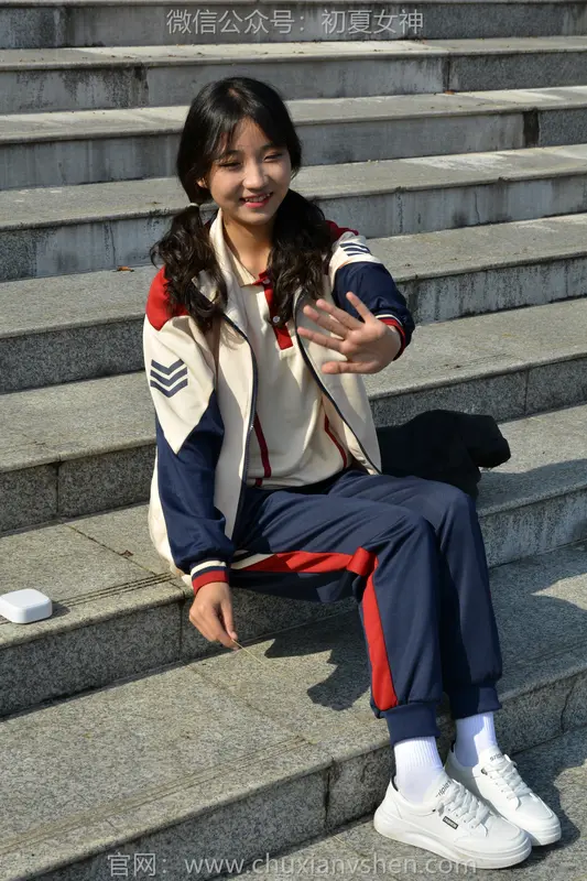 初夏女神 NO.116 点点 英伦风校服 - 初夏女神